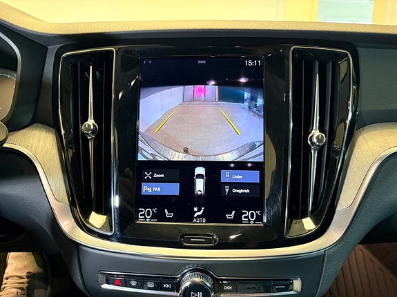 Volvo V60 Cross Country 14 of 28