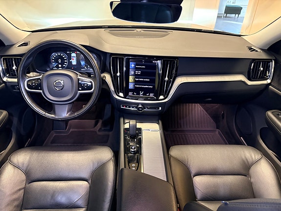 Volvo V60 Cross Country 6 of 28