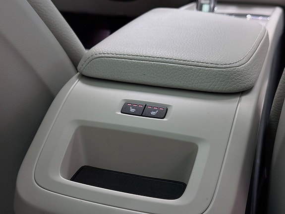 Volvo XC60 25 of 27
