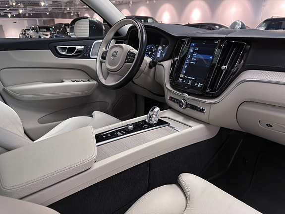 Volvo XC60 18 of 27