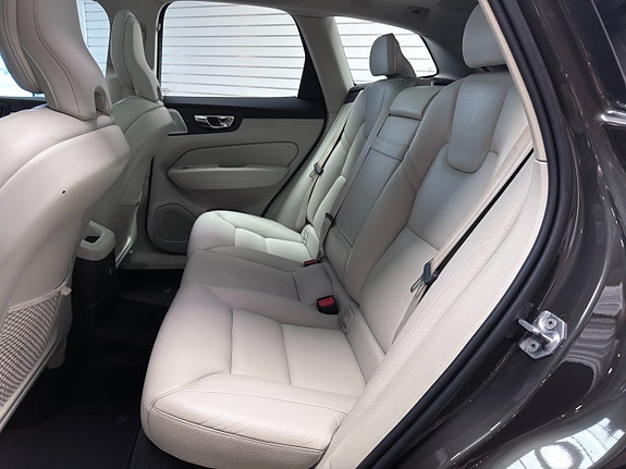 Volvo XC60 21 of 27