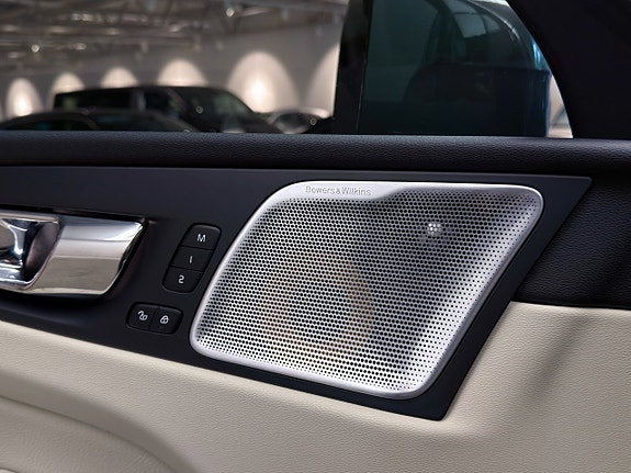 Volvo XC60 9 of 27
