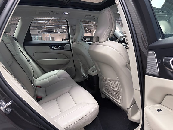 Volvo XC60 19 of 27