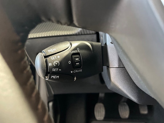 Peugeot 208 16 of 25