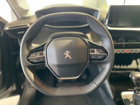 Peugeot 208 15 of 25