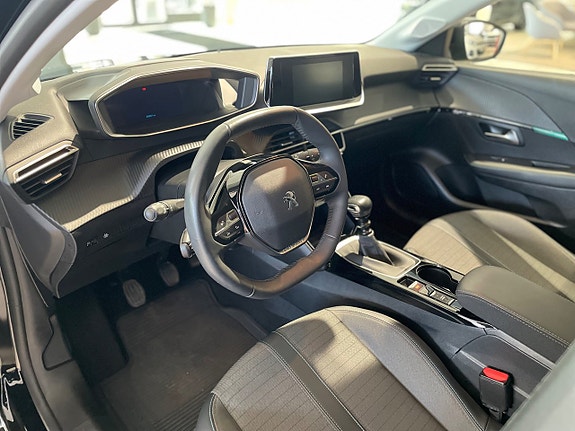 Peugeot 208 12 of 25