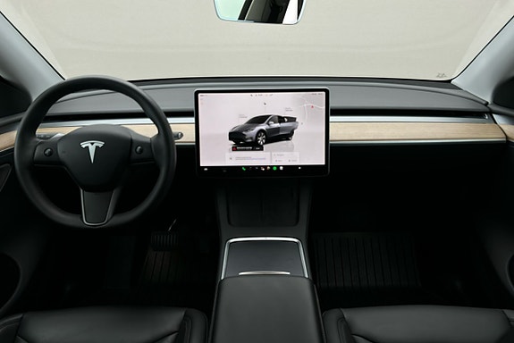 Tesla Model Y 3 of 3