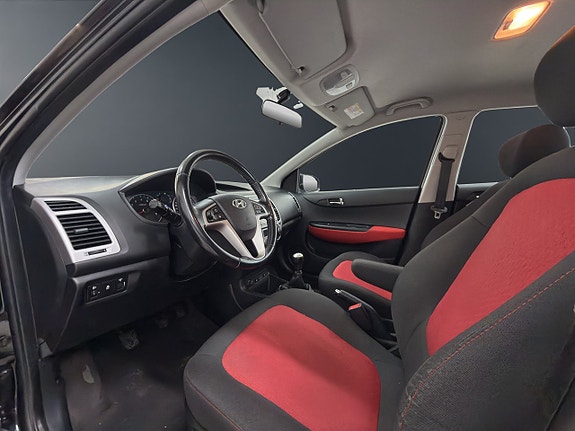 Hyundai i20 9 of 13