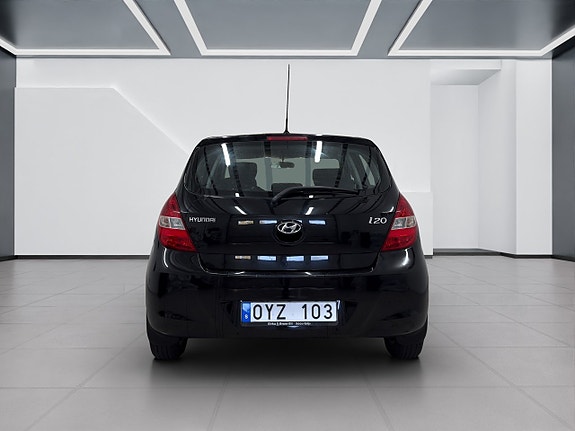Hyundai i20 8 of 13