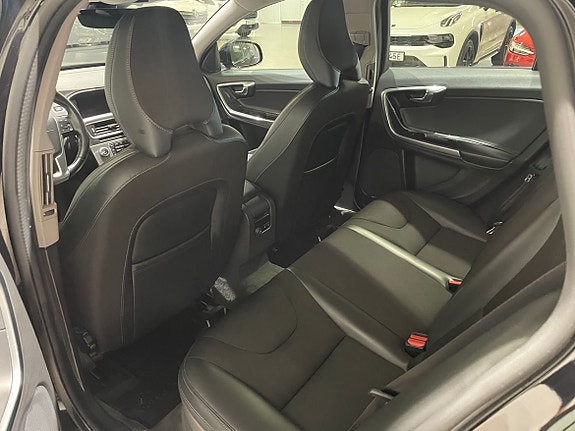 Volvo V60 Cross Country 10 of 11