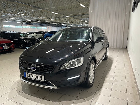 Volvo V60 Cross Country 6 of 11