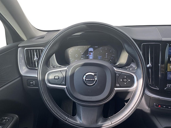 Volvo XC60 9 of 12