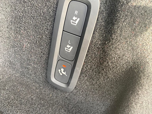 Volvo XC60 11 of 12