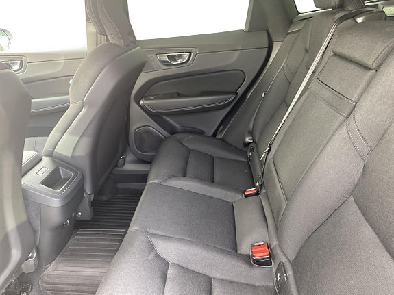 Volvo XC60 7 of 12