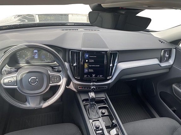 Volvo XC60 8 of 12