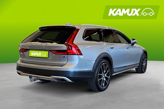 Volvo V90 Cross Country 4 of 22