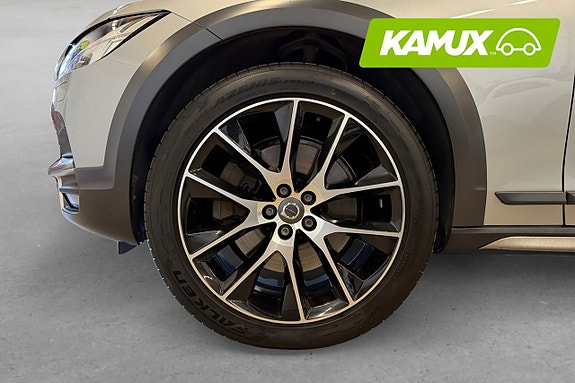 Volvo V90 Cross Country 8 of 22