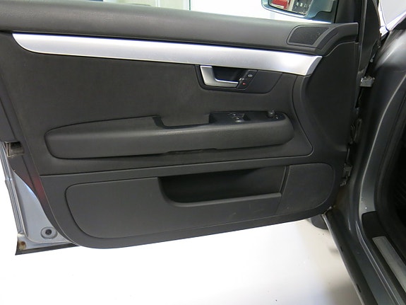 Audi A4 10 of 27