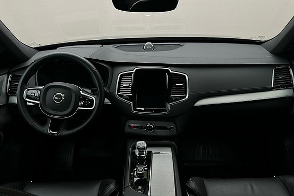 Volvo XC90 3 of 3