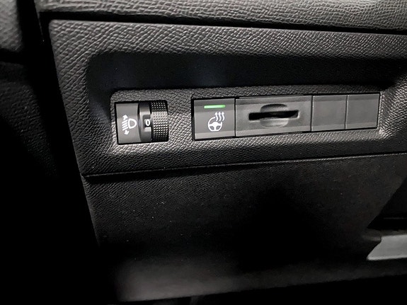 Peugeot 308 SW 9 of 19