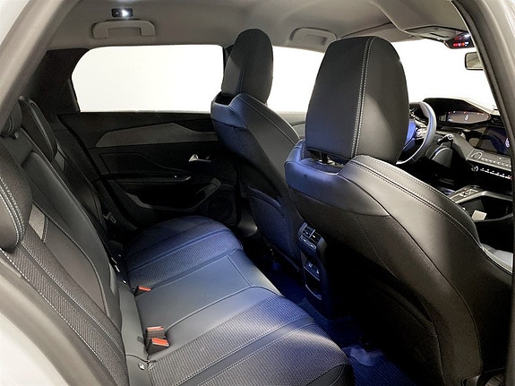 Peugeot 308 SW 16 of 19