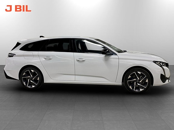 Peugeot 308 SW 17 of 19