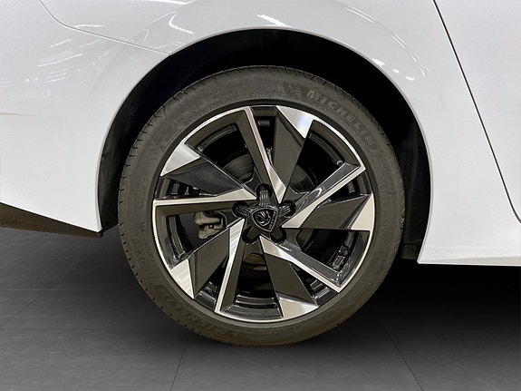 Peugeot 308 SW 18 of 19