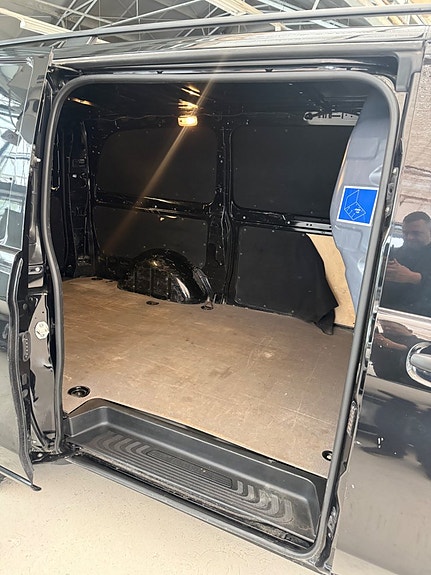 Mercedes-Benz Vito 119 12 of 16