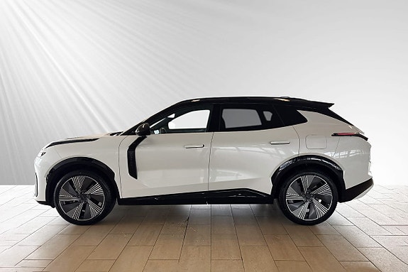 Lynk & Co 08 2 of 28