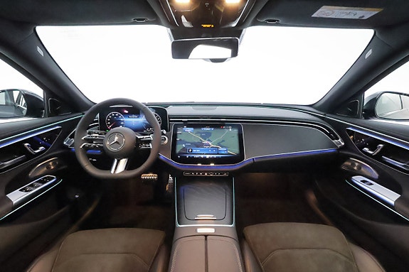 Mercedes-Benz E300 9 of 30