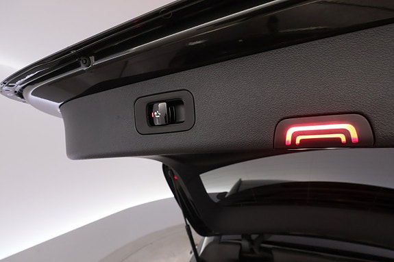 Mercedes-Benz E300 30 of 30