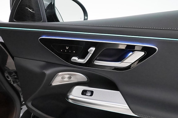 Mercedes-Benz E300 27 of 30