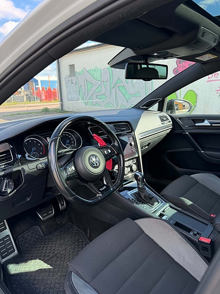 Volkswagen Golf VII 5 of 6