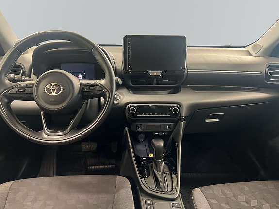 Toyota Yaris 8 of 19