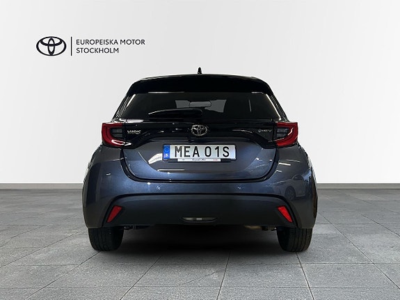 Toyota Yaris 4 of 19