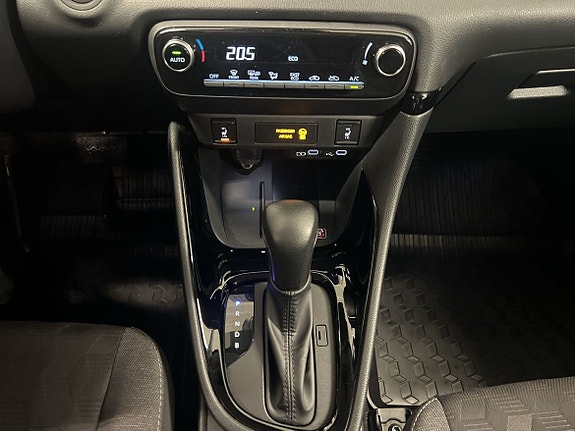Toyota Yaris 16 of 19