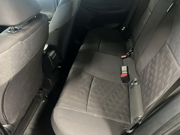 Toyota Yaris 7 of 19