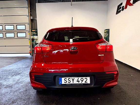 Kia Rio 7 of 22