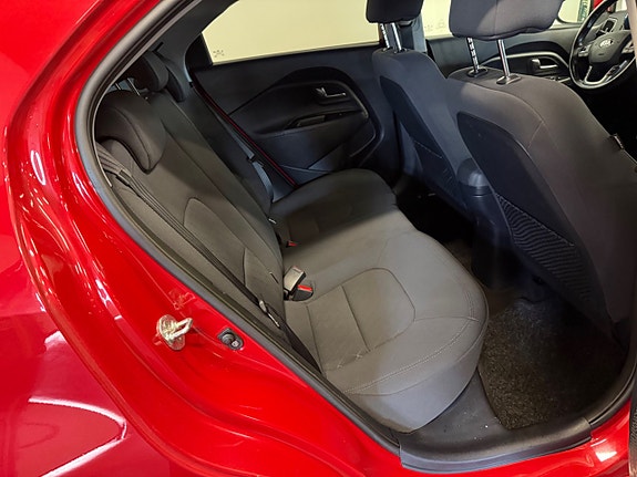 Kia Rio 13 of 22