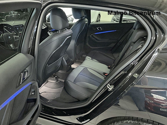 BMW 118i 14 of 18