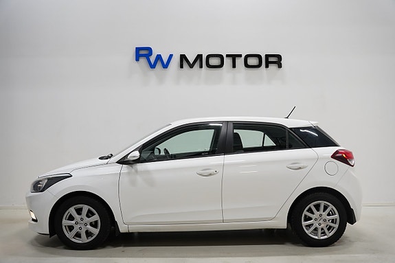 Hyundai i20 3 of 18