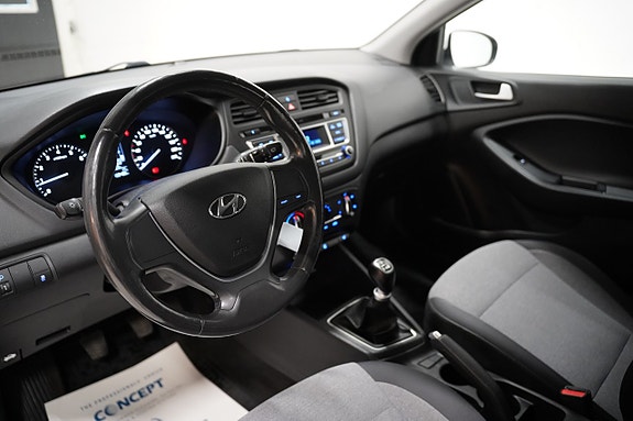 Hyundai i20 6 of 18
