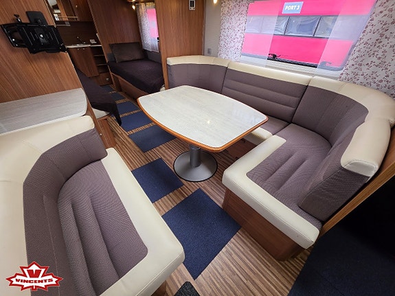 Adria ADORA 613 HT *Långbäddar *ALDE *El-golvvärme 3 of 18