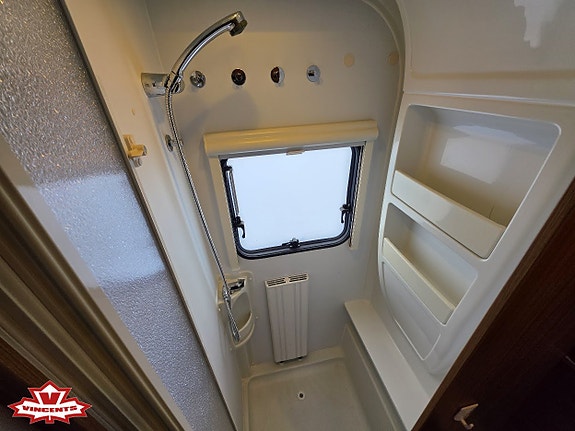 Adria ADORA 613 HT *Långbäddar *ALDE *El-golvvärme 14 of 18
