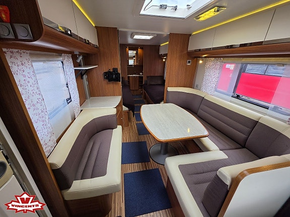 Adria ADORA 613 HT *Långbäddar *ALDE *El-golvvärme 2 of 18