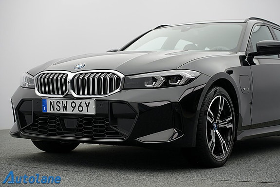 BMW 330e 12 of 30