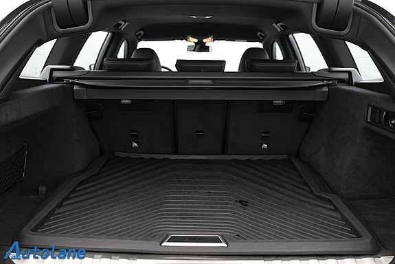 BMW 330e 30 of 30