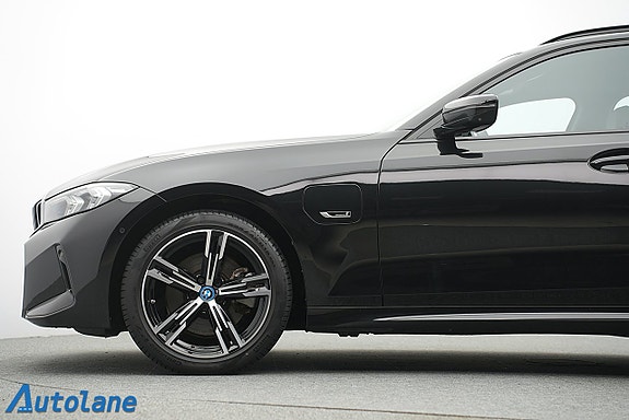BMW 330e 14 of 30