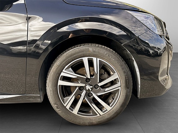 Peugeot 208 15 of 16