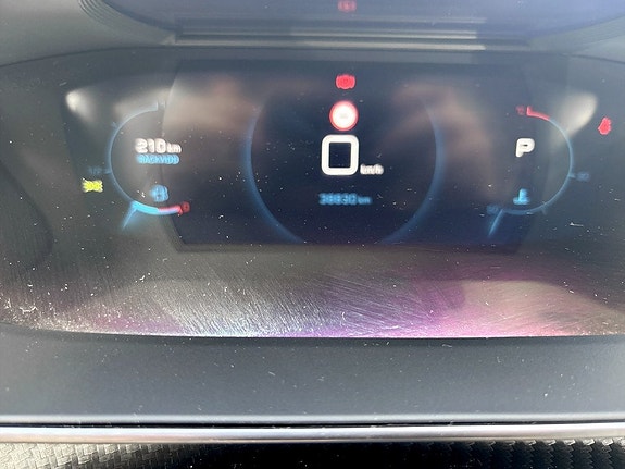 Peugeot 208 8 of 16